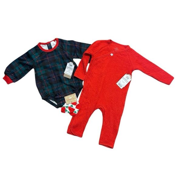The Honest Company Christmas Bundle, 6-9 mo. - Picture 1 of 9